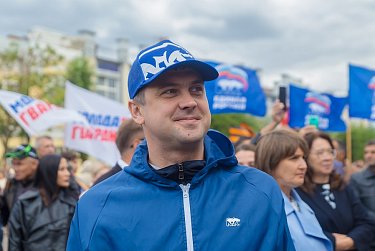 В Оренбурге прошел митинг-концерт #СвоихНеБросаем
